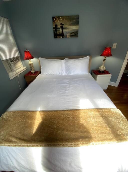 Cozy Boston Getaway Apartment! Free Parking Exterior photo