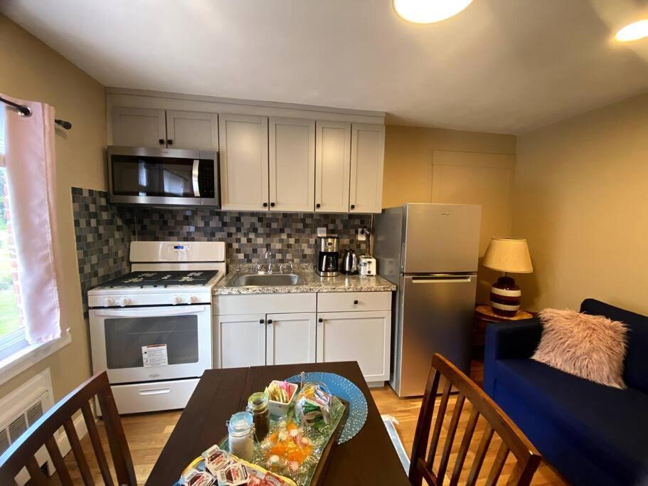Cozy Boston Getaway Apartment! Free Parking Exterior photo