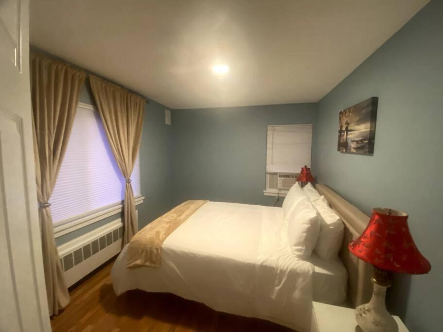 Cozy Boston Getaway Apartment! Free Parking Exterior photo